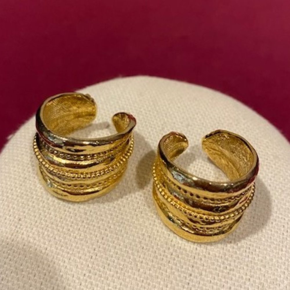 SALE 💚💚JUDITH MCCANN Designer Gold Wide Hoop EARRINGS - Picture 7 of 9
